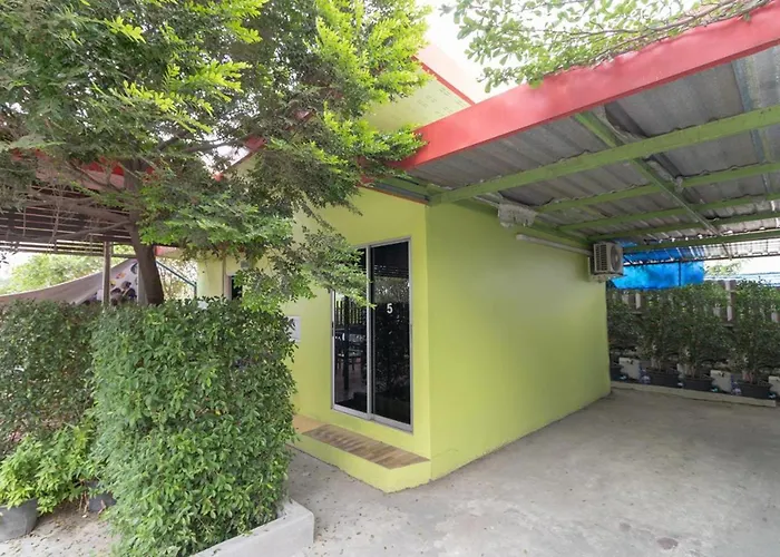 Ruai Thong Pong Pai Bangkok