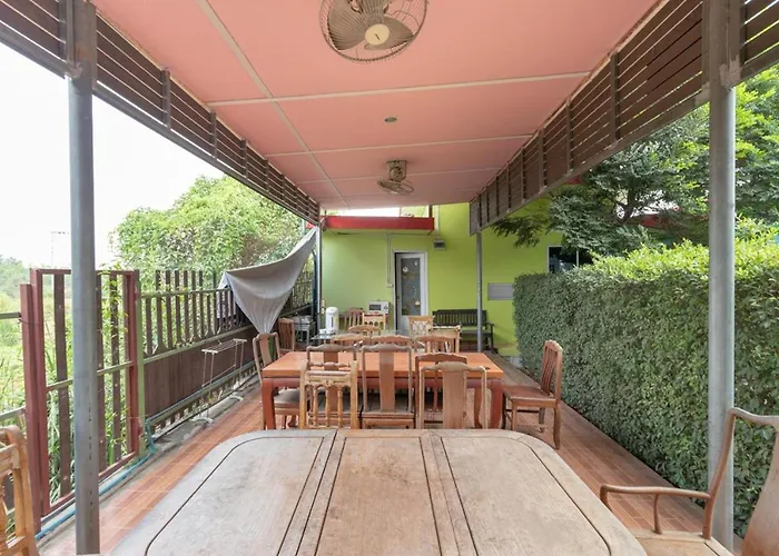 Ruai Thong Pong Pai 2*